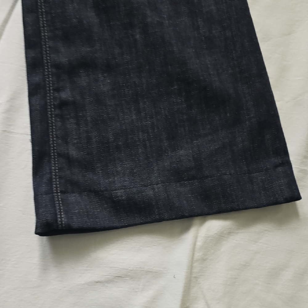 7 For All Mankind - Picture 7 of 10
